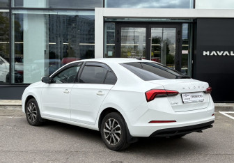 Подержанный автомобиль Skoda Rapid Liftback 2020 года (7 фото)