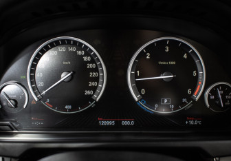 Подержанный автомобиль BMW X6 2016 года (13 фото)