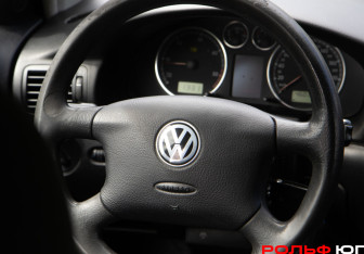 Подержанный автомобиль Volkswagen Passat Wagon 2002 года (12 фото)