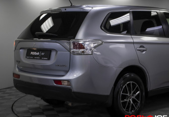 Подержанный автомобиль Mitsubishi Outlander 2013 года (20 фото)