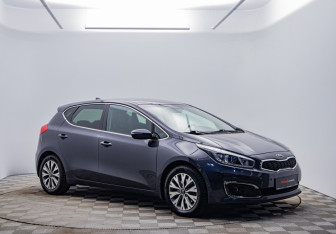 Подержанный автомобиль Kia Ceed Hatchback 2017 года (3 фото)