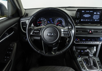Подержанный автомобиль Kia Seltos 2020 года (10 фото)