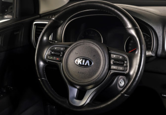 Подержанный автомобиль Kia Sportage 2017 года (14 фото)