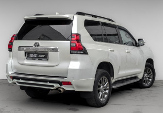 Подержанный автомобиль Toyota Land Cruiser Prado 2020 года (5 фото)