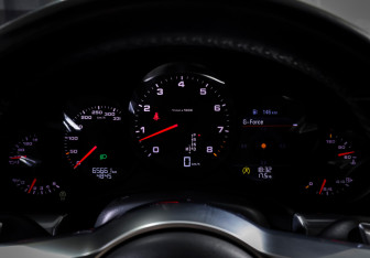 Подержанный автомобиль Porsche 911 Coupe 2016 года (17 фото)