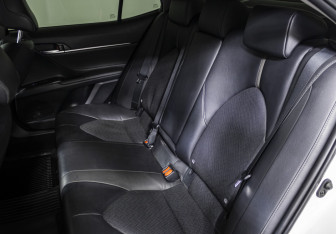 Подержанный автомобиль Toyota Camry Sedan 2021 года (15 фото)