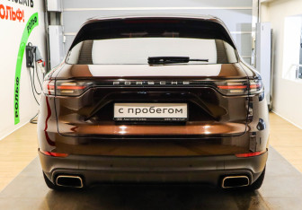 Подержанный автомобиль Porsche Cayenne 2021 года (5 фото)