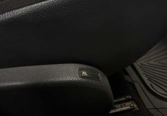 Подержанный автомобиль Renault Sandero 2011 года (18 фото)