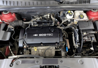 Подержанный автомобиль Chevrolet Orlando 2011 года (9 фото)