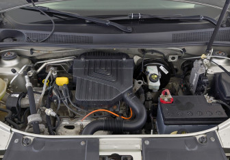 Подержанный автомобиль Renault Sandero 2016 года (9 фото)