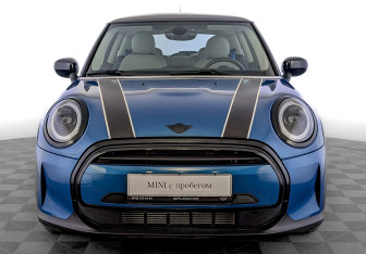 Подержанный автомобиль MINI Hatch 2021 года (2 фото)