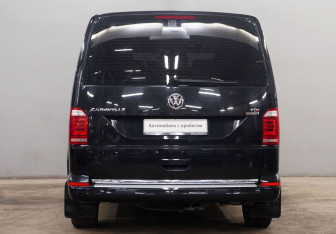 Подержанный автомобиль Volkswagen Caravelle 2017 года (7 фото)