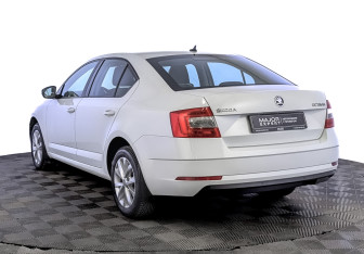 Подержанный автомобиль Skoda Octavia Liftback 2018 года (7 фото)
