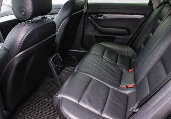 Подержанный автомобиль Audi A6 Sedan 2010 года (11 фото)