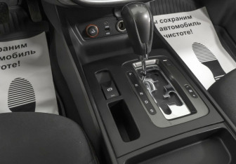 Подержанный автомобиль FAW Besturn X80 2017 года (15 фото)