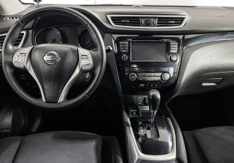 Подержанный автомобиль Nissan Qashqai 2016 года (12 фото)