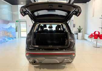 Подержанный автомобиль Chevrolet Captiva 2022 года (9 фото)