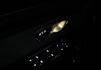 Подержанный автомобиль Bentley Bentayga 2016 года (31 фото)