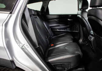 Подержанный автомобиль Hyundai Santa Fe 2021 года (9 фото)