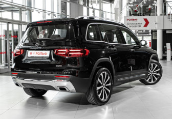 Новый Mercedes-Benz GLB 2025 (4 фото)
