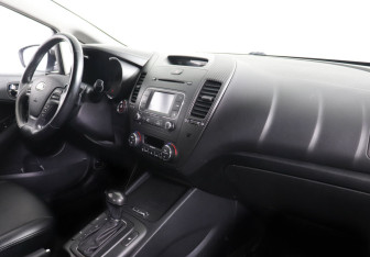Подержанный автомобиль Kia Cerato Sedan 2015 года (5 фото)