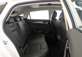 Новый FAW Bestune B70 2024 (12 фото)