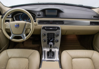 Подержанный автомобиль Volvo XC70 2013 года (13 фото)