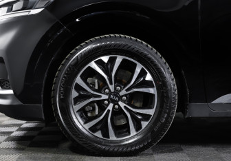 Подержанный автомобиль Kia Carnival 2020 года (27 фото)