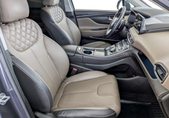 Подержанный автомобиль Hyundai Santa Fe 2022 года (25 фото)