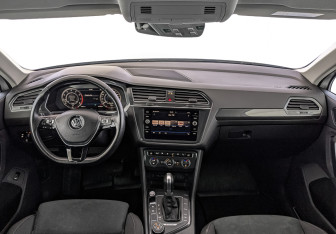 Подержанный автомобиль Volkswagen Tiguan 2018 года (14 фото)