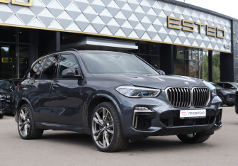 Подержанный автомобиль BMW X5 2019 года (3 фото)