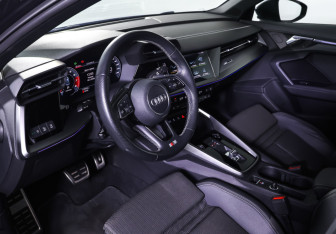 Подержанный автомобиль Audi A3 Sedan 2021 года (15 фото)