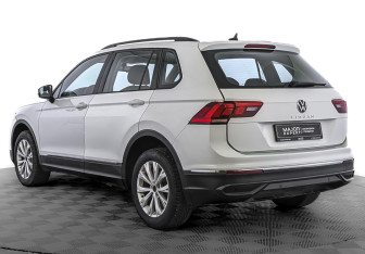 Подержанный автомобиль Volkswagen Tiguan 2021 года (7 фото)