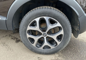 Подержанный автомобиль Renault Kaptur 2017 года (12 фото)