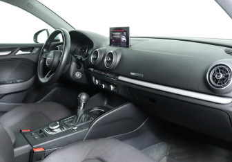 Подержанный автомобиль Audi A3 Sedan 2020 года (9 фото)