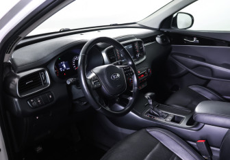 Подержанный автомобиль Kia Sorento 2019 года (15 фото)