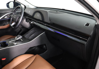 Подержанный автомобиль Omoda C5 2023 года (10 фото)