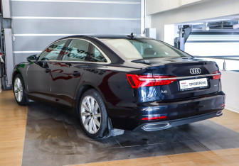 Подержанный автомобиль Audi A6 Sedan 2021 года (6 фото)