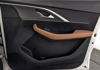 Подержанный автомобиль Omoda C5 2023 года (25 фото)