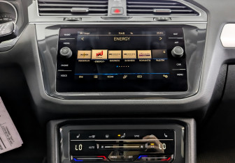 Подержанный автомобиль Volkswagen Tiguan 2021 года (15 фото)