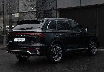 Подержанный автомобиль Geely Monjaro 2024 года (5 фото)