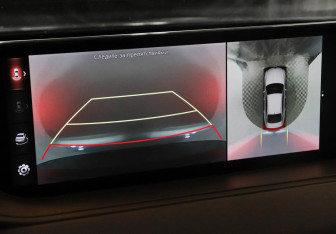 Подержанный автомобиль Genesis G80 2021 года (13 фото)