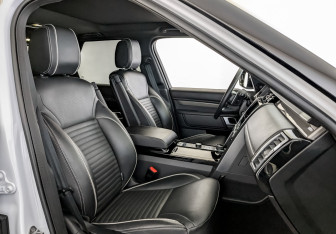 Подержанный автомобиль Land Rover Discovery 2020 года (25 фото)
