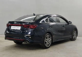 Подержанный автомобиль Kia Cerato Sedan 2021 года (5 фото)