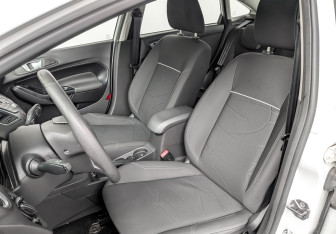 Подержанный автомобиль Ford Fiesta Sedan 2015 года (19 фото)