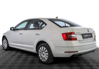 Подержанный автомобиль Skoda Octavia Liftback 2017 года (7 фото)