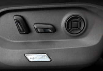 Подержанный автомобиль Volkswagen Touareg 2018 года (26 фото)