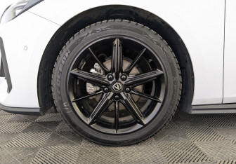 Подержанный автомобиль Changan UNI-V 2023 года (14 фото)