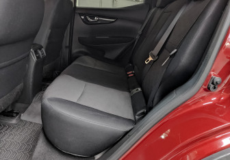 Подержанный автомобиль Nissan Qashqai 2016 года (12 фото)