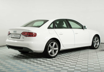 Подержанный автомобиль Audi A4 Sedan 2011 года (5 фото)